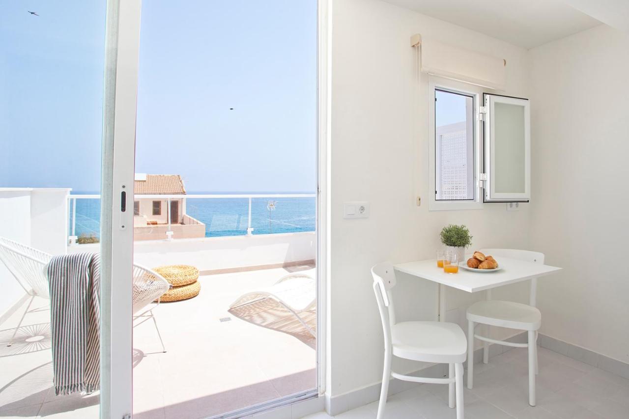 Bj Cala Morlanda Estudios (Adults Only) S'Illot  Ngoại thất bức ảnh